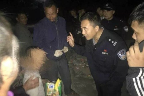 男孩走失获民警救助 男孩父亲称孩子有多动症